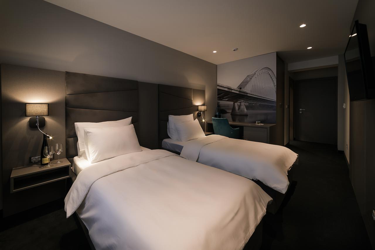 Hotel Bank Kiseljak ภายนอก รูปภาพ